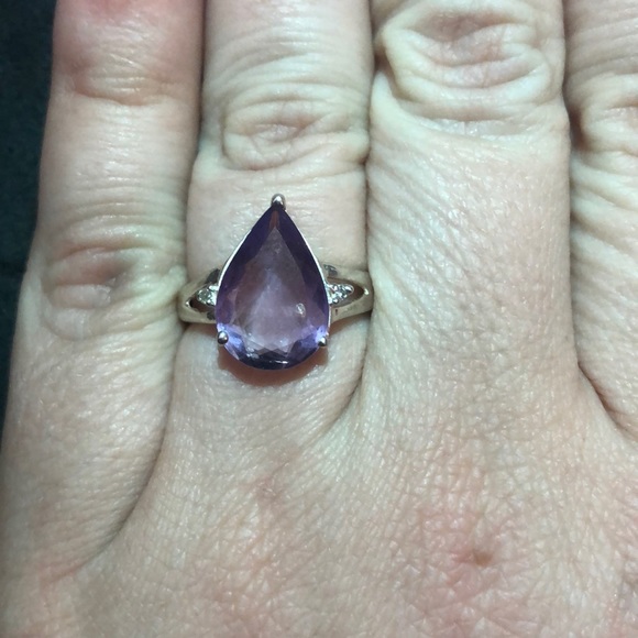 Teardrop amethyst ring size 6.5 - Picture 3 of 3